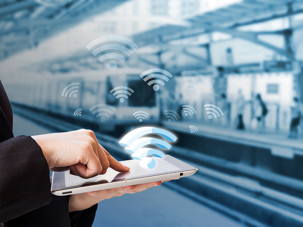 Tysiące podróżnych korzysta z WI-FI
