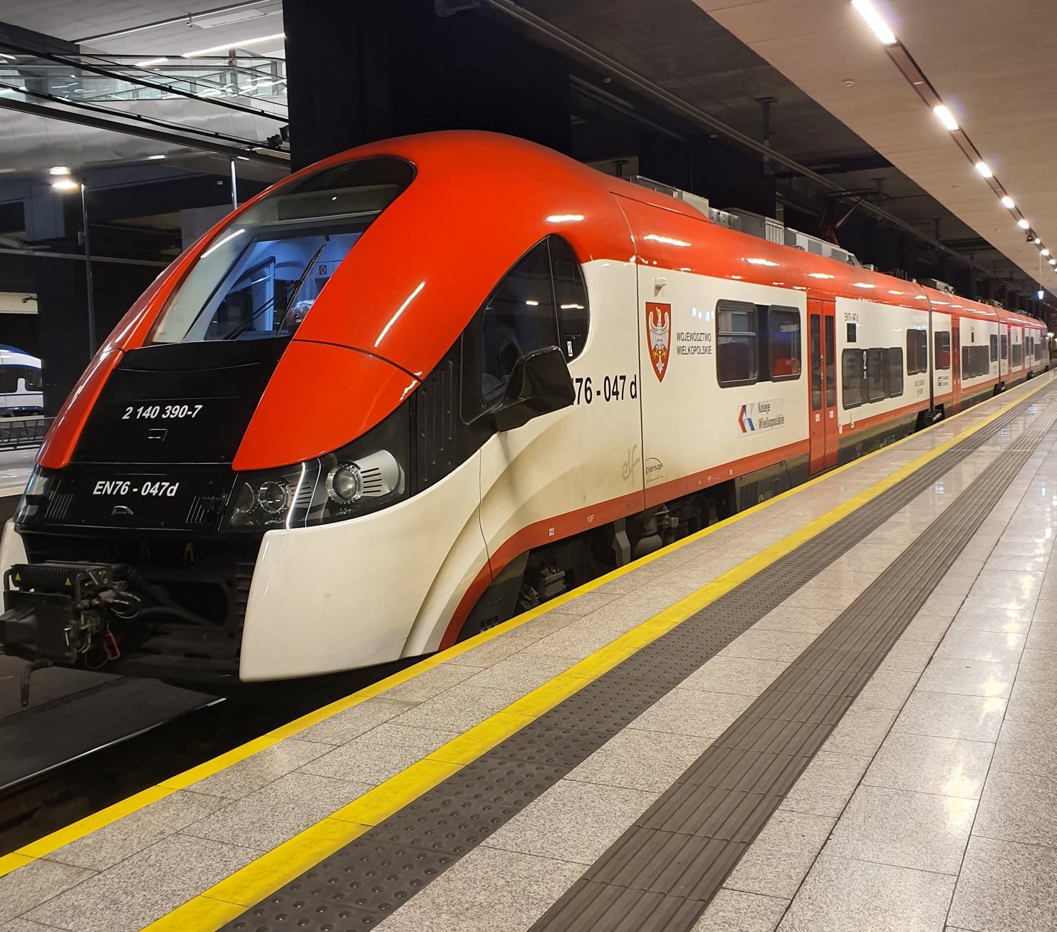 Koleje Wielkopolskie włączają się do zbiórki 29. Finału WOŚP [AUKCJE]