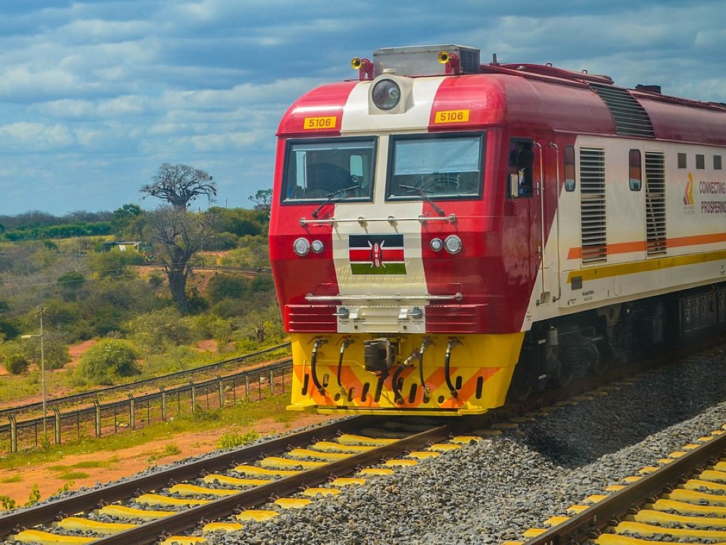 Chińska spółka CRBC była głównym wykonawcą budowy odcinka linii kolejowej Mombasa – Nairobi. (Fot. Erasmus Kamugisha / Wikimedia Commons)