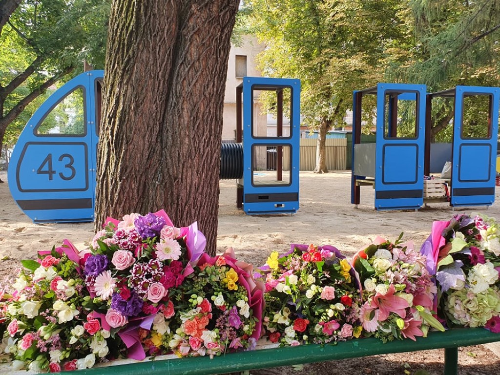 Niezwykły tramwaj z wyjątkowym dzwonkiem stanął na terenie wrocławskiego przedszkola