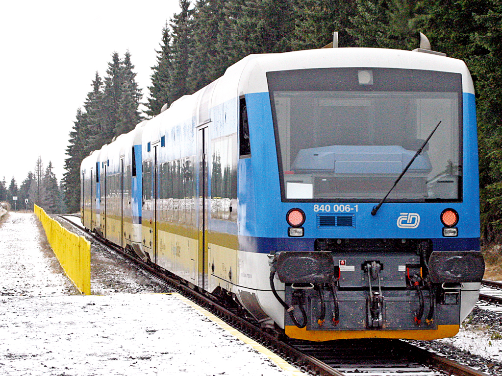 Ceske Drahy zaproponowały władzom Ukrainy i Czech możliwość uruchomienia specjalnych pociągów do ewakuacji ludności cywilnej.