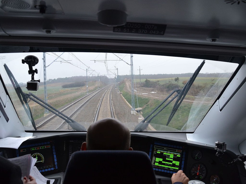 Wprowadzenie Europejskiego Systemu Sterowania Pociągiem umożliwi dalszą cyfryzację kolei.