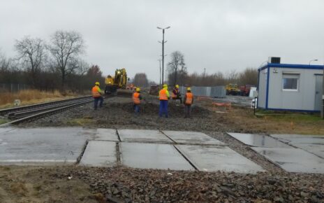 Prace na linii kolejowej nr 25 - Mielec - Padew w Chorzelowie (fot. Dorota Szalacha / PKP PLK)