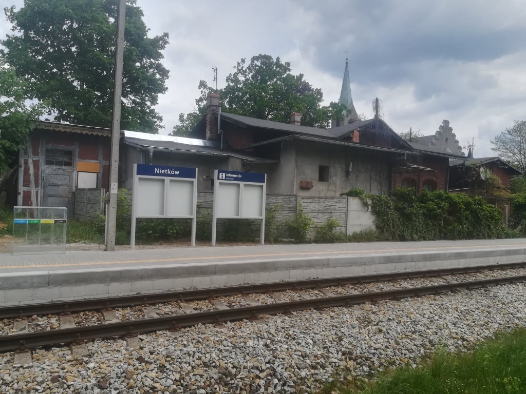 Przystanek kolejowy w Nietkowie, na linii Zielona Góra - Gubin (fot. Radosław Śledziński / PKP PLK)