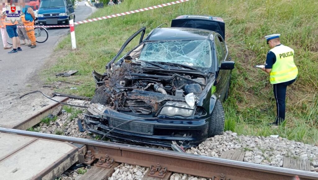 Kierowca i pasażerka zbiegli z miejsca wypadku (fot. KWP Lublin)