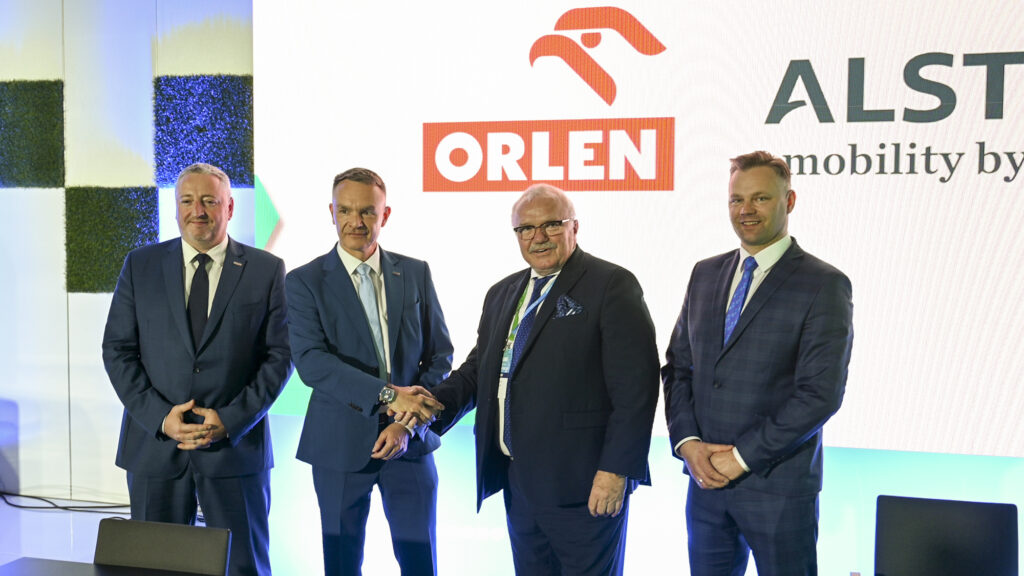 Podpisanie porozumienia między Alstom a PKN Orlen. (Fot. Alstom)
