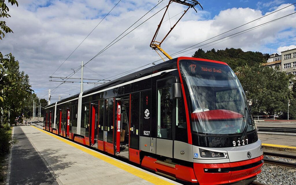 Tramwaj w Pradze (fot. Škoda Transportation)