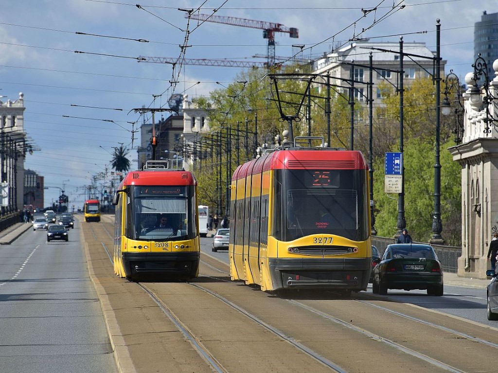 Tramwaje w Warszawie (fot. Adrian Grycuk / Wikimedia Commons)