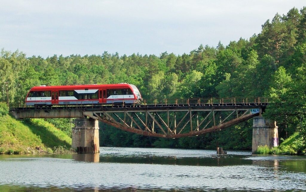 PKP PLK wyremontują most kolejowy w Tleniu (fot. Mirosław Lewandowski / PKP PLK)