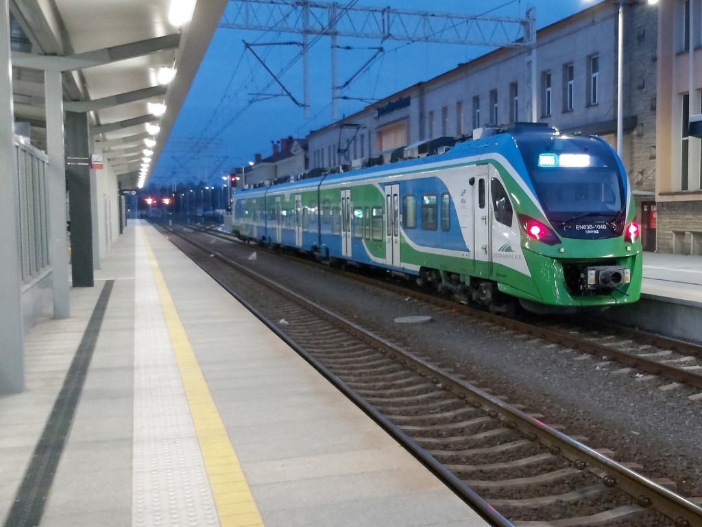 Pociąg PKA na stacji Rzeszów Główny (fot. Kamil Mergel / PKP PLK)