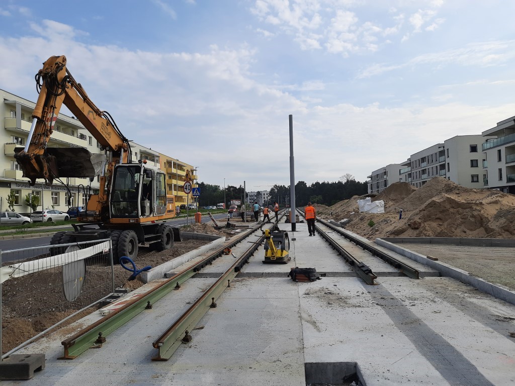 Budowa torowiska tramwajowego na osiedle JAR w Toruniu trwa (fot. MZK w Toruniu)