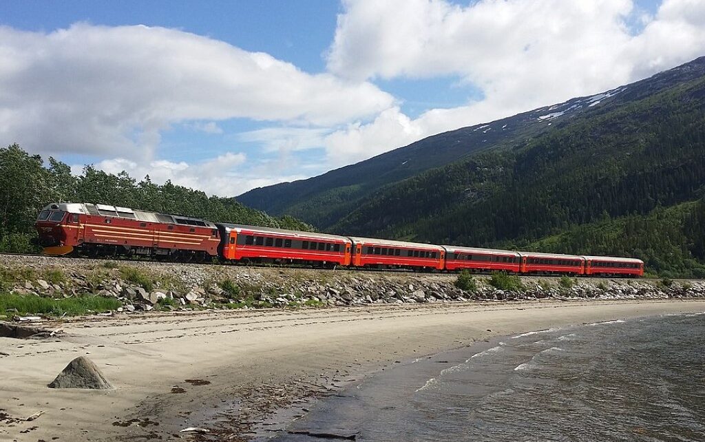 Trasa Bodø - Trondheim(fot. Kolbkorr / Wikimedia Commons)