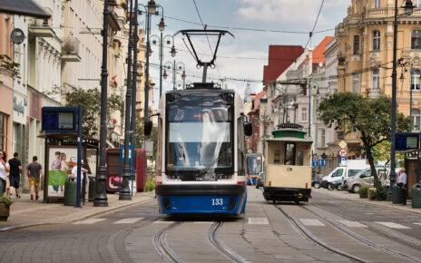 Bydgoski tramwaj SWING, wyprodukowany przez PESA Bydgoszcz.