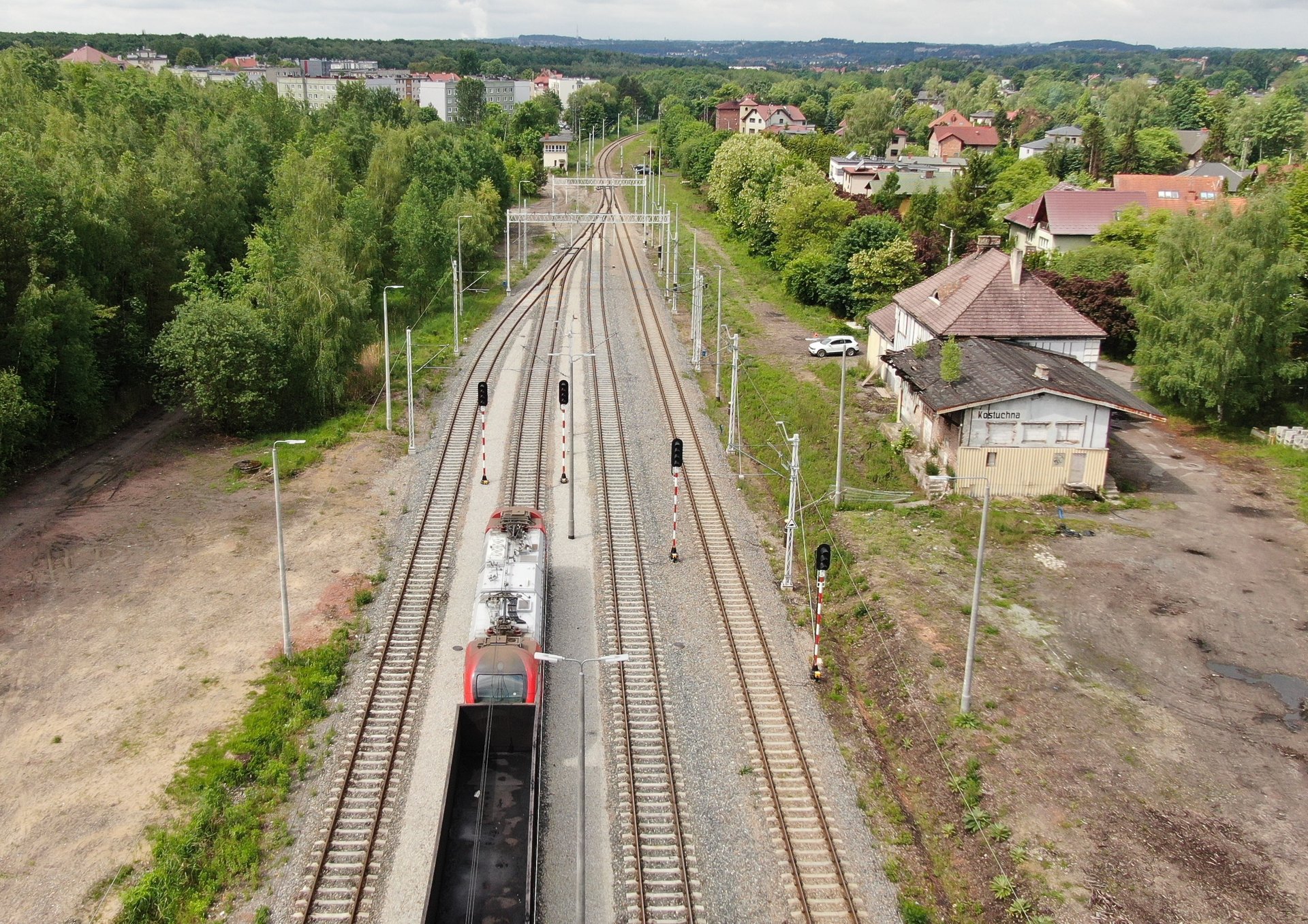 Pociąg na torach w Katowicach Kostuchnie (fot. Krzysztof Ścigala / PKP PLK)