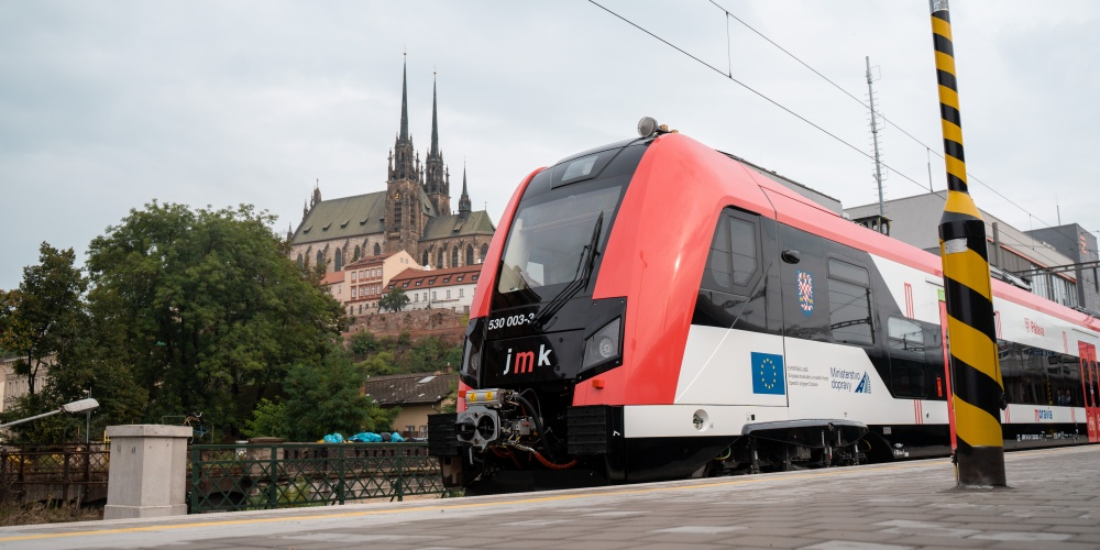 W Brnie oficjalnie zaprezentowano pierwszy z 37 nowych pociągów Moravia. (fot. www.jmk.cz)