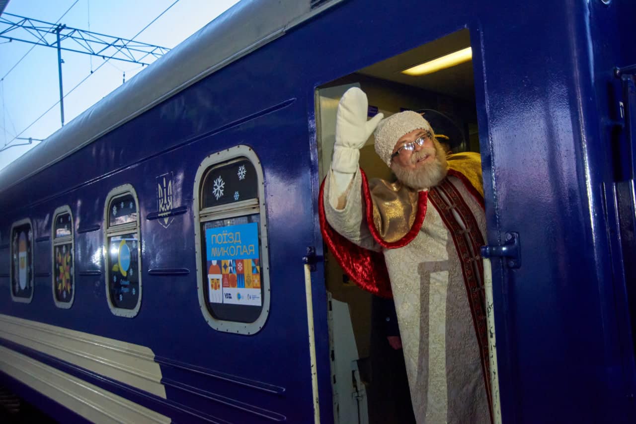 Pociąg Świętego Mikołaja dotrze do ponad 33 tys. dzieci do lat 10. (Fot. Ukrzaliznytsia)