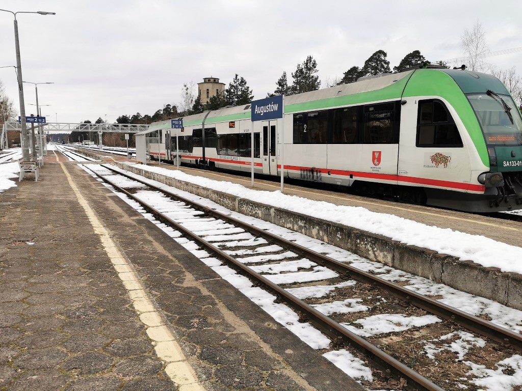 Peron na stacji Augustów, na linii Sokółka - Suwałki (fot. Krzysztof Marszal / PKP PLK)