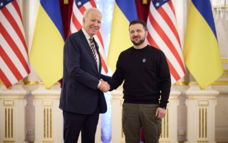 Prezydent USA Joe Biden i Prezydent Ukrainy Wołodymyr Zełeński podczas dzisiejszego spotkania w Kijowie (fot. WZ/Telegram)