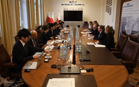 Przedstawiciele PKP PLK oraz japońskich kolei na spotkaniu w Centrali Spółki (fot. Karol Jakubowski / PKP PLK)