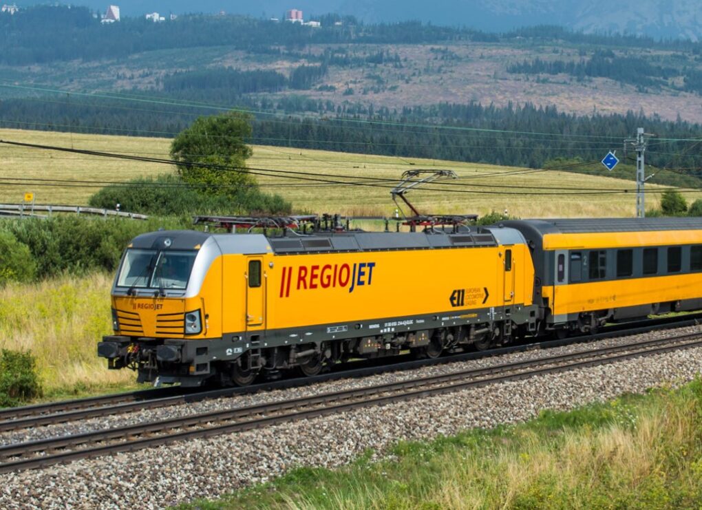 kontrakt na 30 lokomotyw Traxx (fot. regiojet)