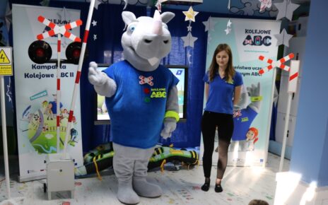 Nosorożec Rogatek, maskotka Kampanii Kolejowe ABC (fot. UTK)