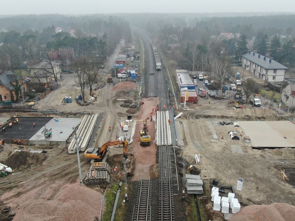 Widok na budowę tunelu kolejowo-drogowego w Sulejówku (fot. P. Mieszkowski / PKP PLK)