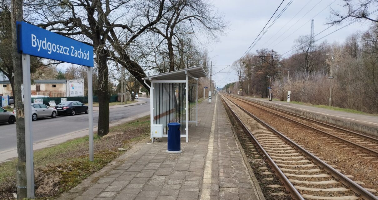 Peron z wiatą na przystanku Bydgoszcz Zachód (fot. Przemysław Zieliński / PKP PLK)