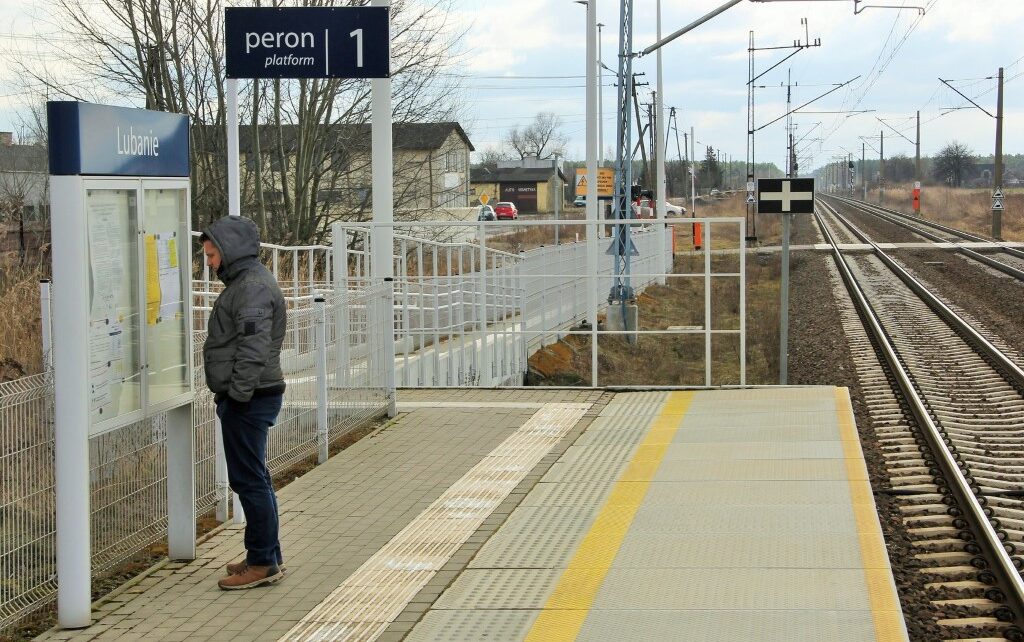 Awaria sieci trakcyjnej na linii Toruń - Włocławek. (Stacja Lubanie / Fot. Przemysław Zieliński PKP PLK)