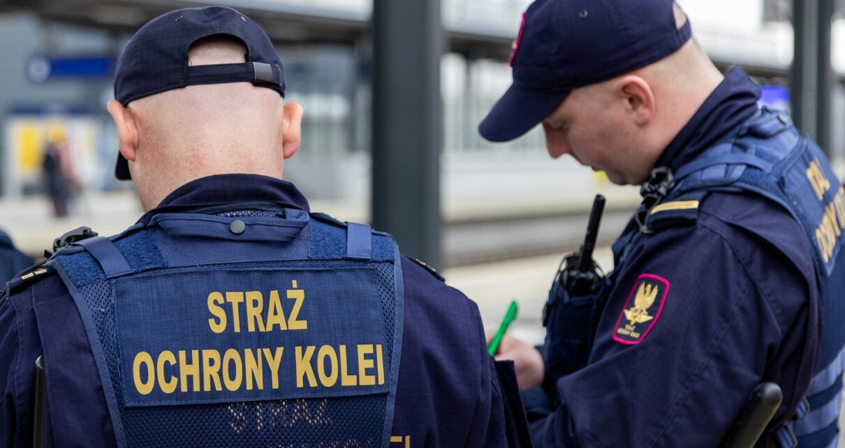 Dwie młode osoby podjęły próby samobójcze na torach. Życie 16-latce i 19-latkowi uratowali funkcjonariusze SOK (Fot. Straż Ochrony Kolei)