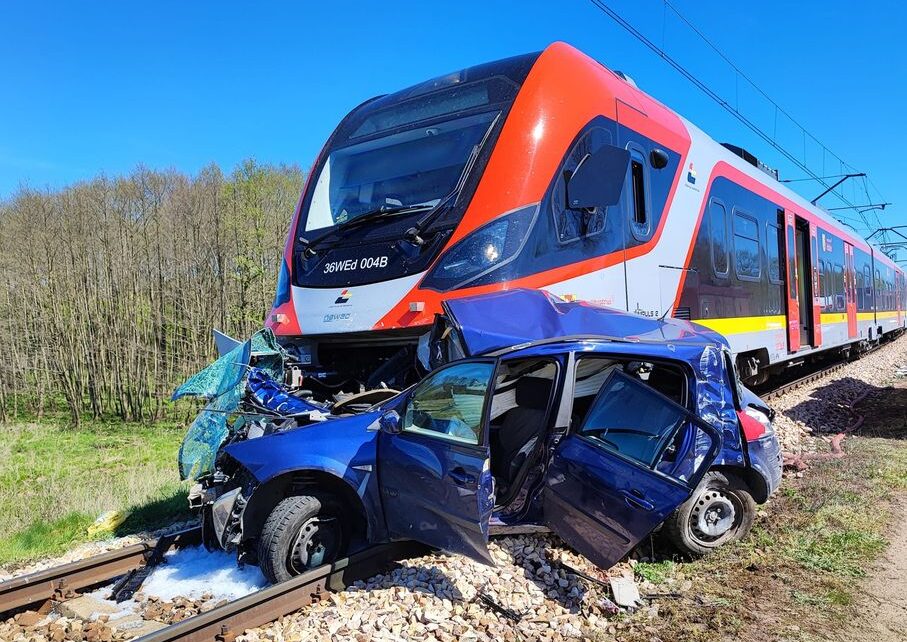 Śmiertelny wypadek na torach pod Tomaszowem Mazowieckim (fot. KP PSP w Tomaszowie Mazowieckim)