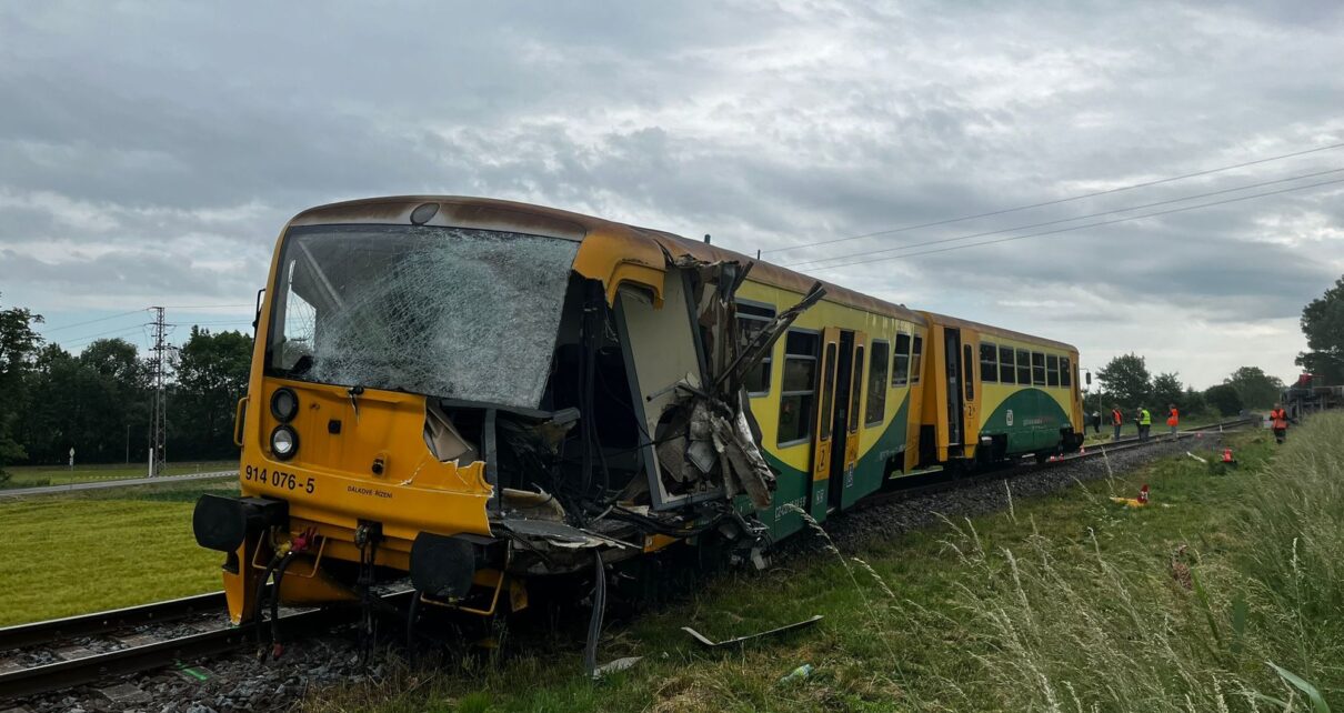 Do wypadku doszło na niestrzeżonym przejeździe kolejowym (fot. www.dicr.cz)