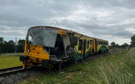 Do wypadku doszło na niestrzeżonym przejeździe kolejowym (fot. www.dicr.cz)