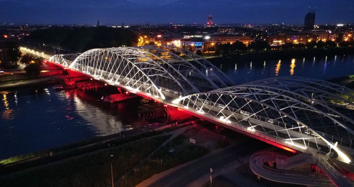 Nowy most kolejowy nad Wisłą w Krakowie (fot. Piotr Hamarnik / PKP PLK)