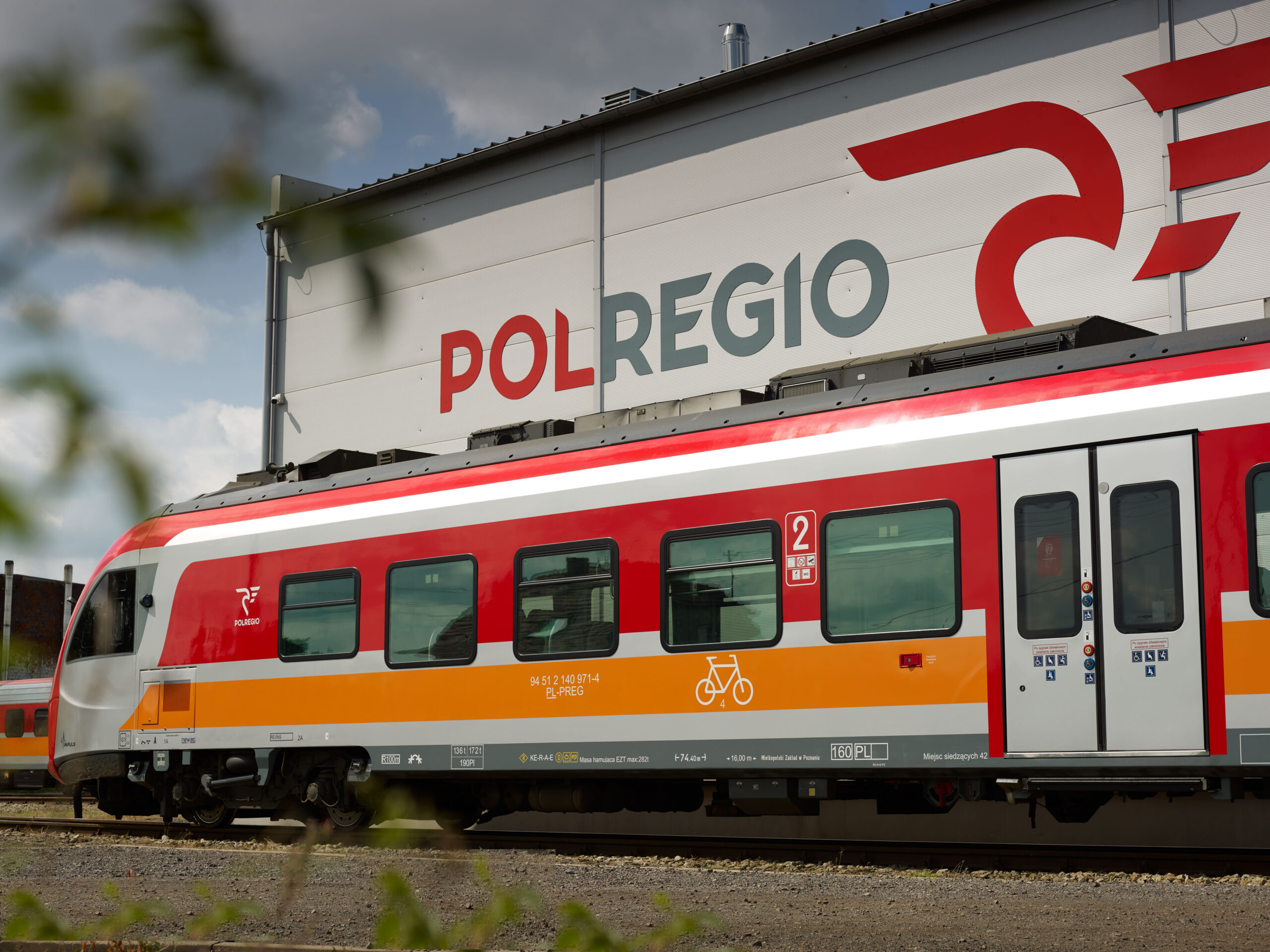 Polregio przekaże pracownikom do czerwcowej wypłaty dodatkowe 1200 zł brutto (fot. POLREGIO)