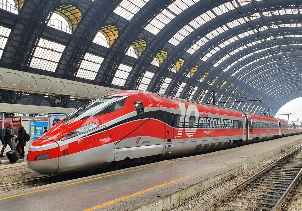 Koleje włoskie uruchomiły bezpośredni pociąg z Rzymu do Pompejów.