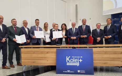 Podpisanie umowy na trzy projekty z programu Kolej Plus w Wielkopolsce (fot. Radosław Śledziński / PKP PLK)