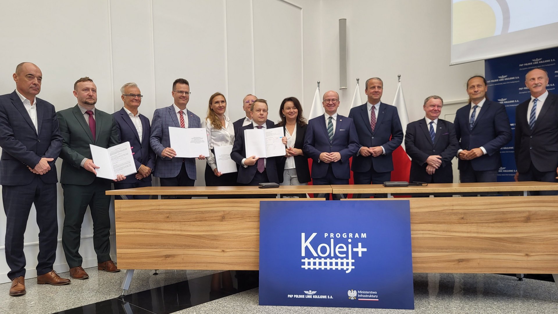 Podpisanie umowy na trzy projekty z programu Kolej Plus w Wielkopolsce (fot. Radosław Śledziński / PKP PLK)
