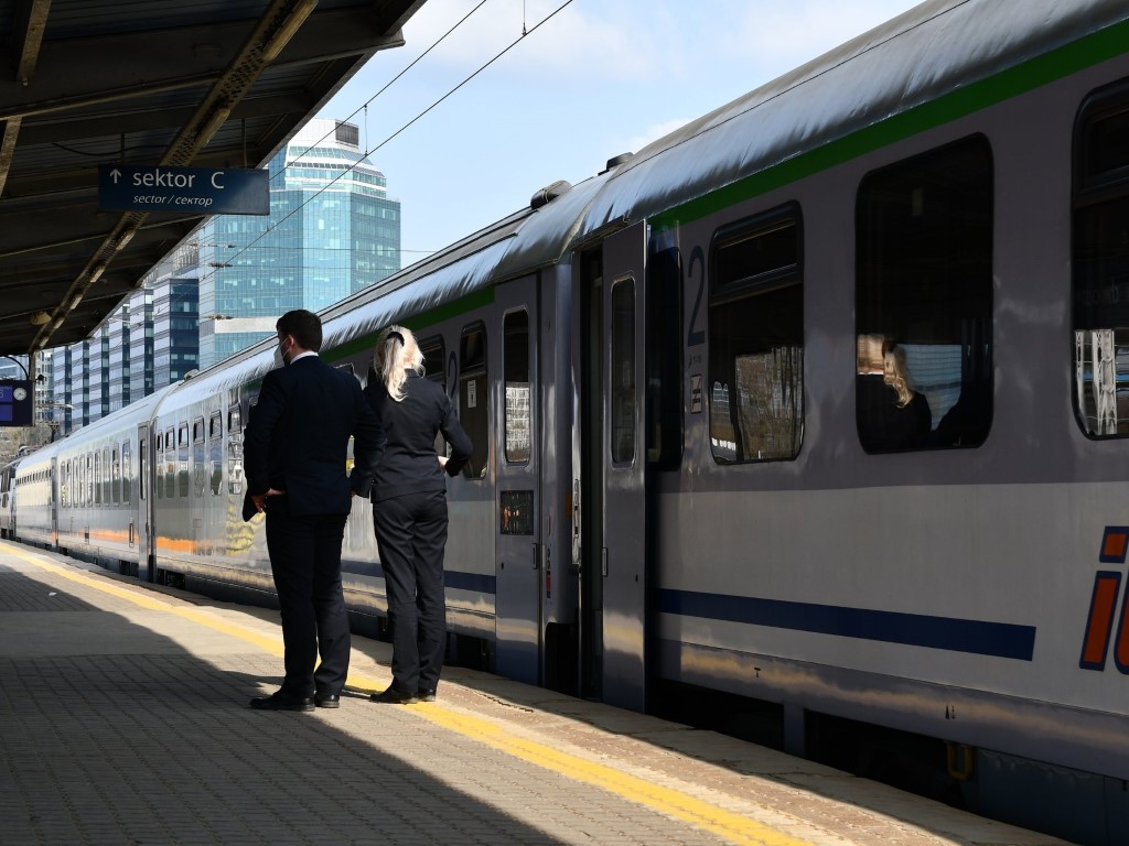PKP Intercity obniża ceny biletów. Największy upust? Ponad 200 zł