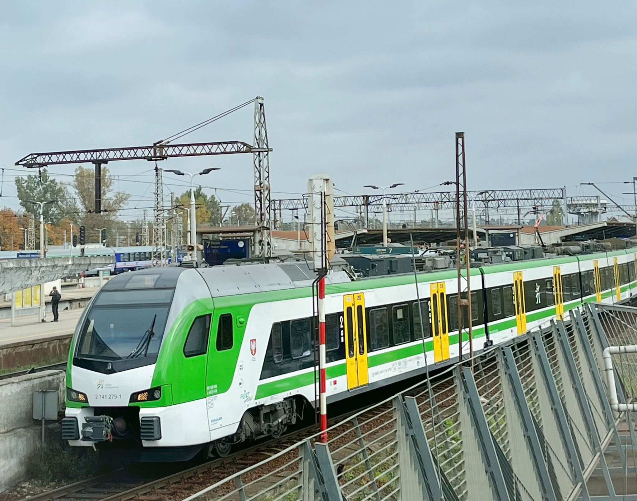 Stadler chce dostarczyć co najmniej 65 nowych pociągów dla KM! PESA walczy o 16 EZT-ów