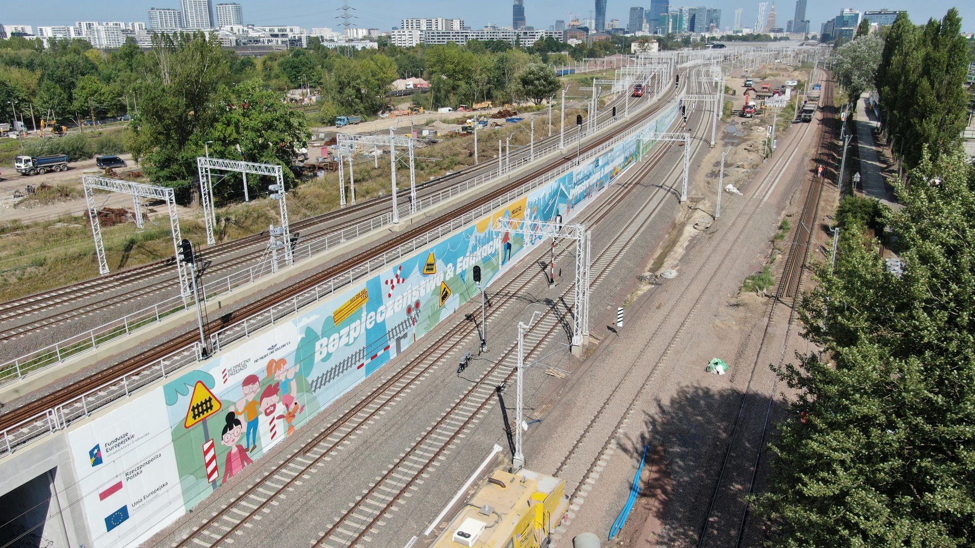 Na stacji Warszawa Zachodnia powstał 300-metrowy mural