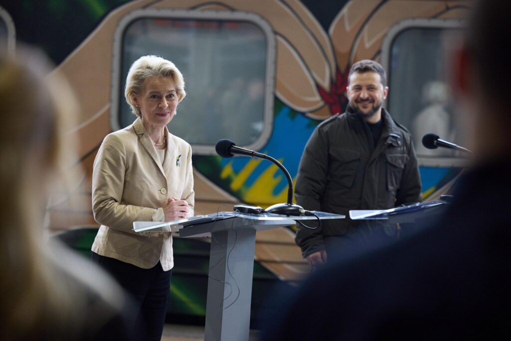 Prezydent Ukrainy i przewodnicząca Komisji Europejskiej spotkali się na kijowskim dworcu kolejowym (fot. Ukrzaliznytsia)