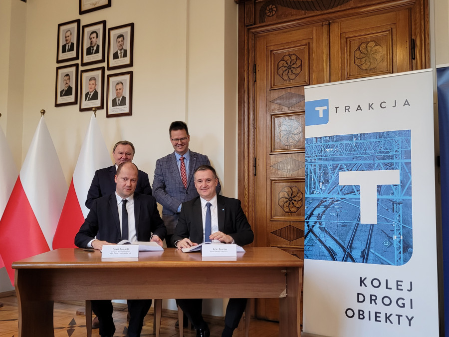 Trakcja S.A. zrealizuje prace na stacji Gliwice Łabędy. Umowa z PKP PLK podpisana (fot. TRAKCJA S.A.)