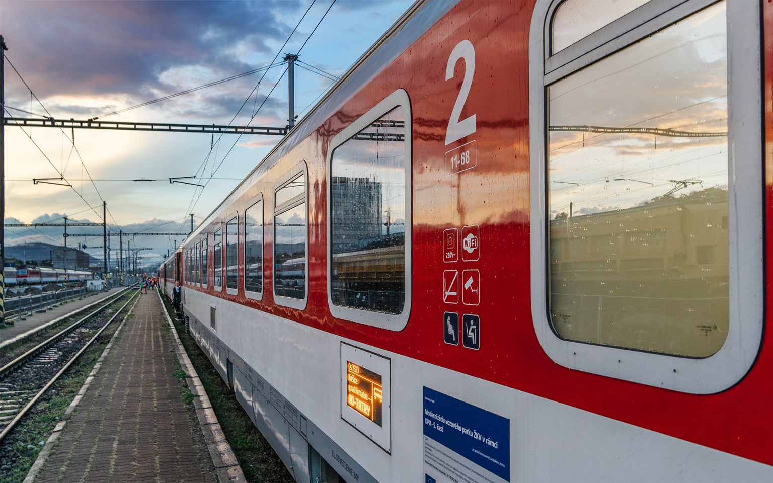 ZSSK odebrała 52 nowe i zmodernizowane wagony [ZDJĘCIA]