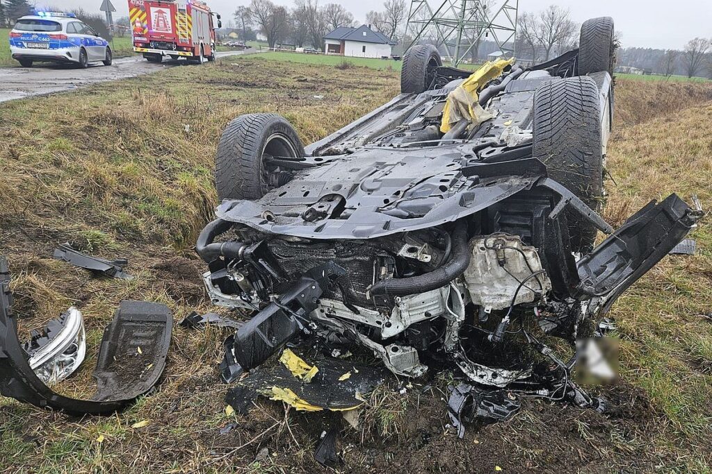 Wypadek na przejeździe kolejowym w powiecie lipnowskim (fot. policja)