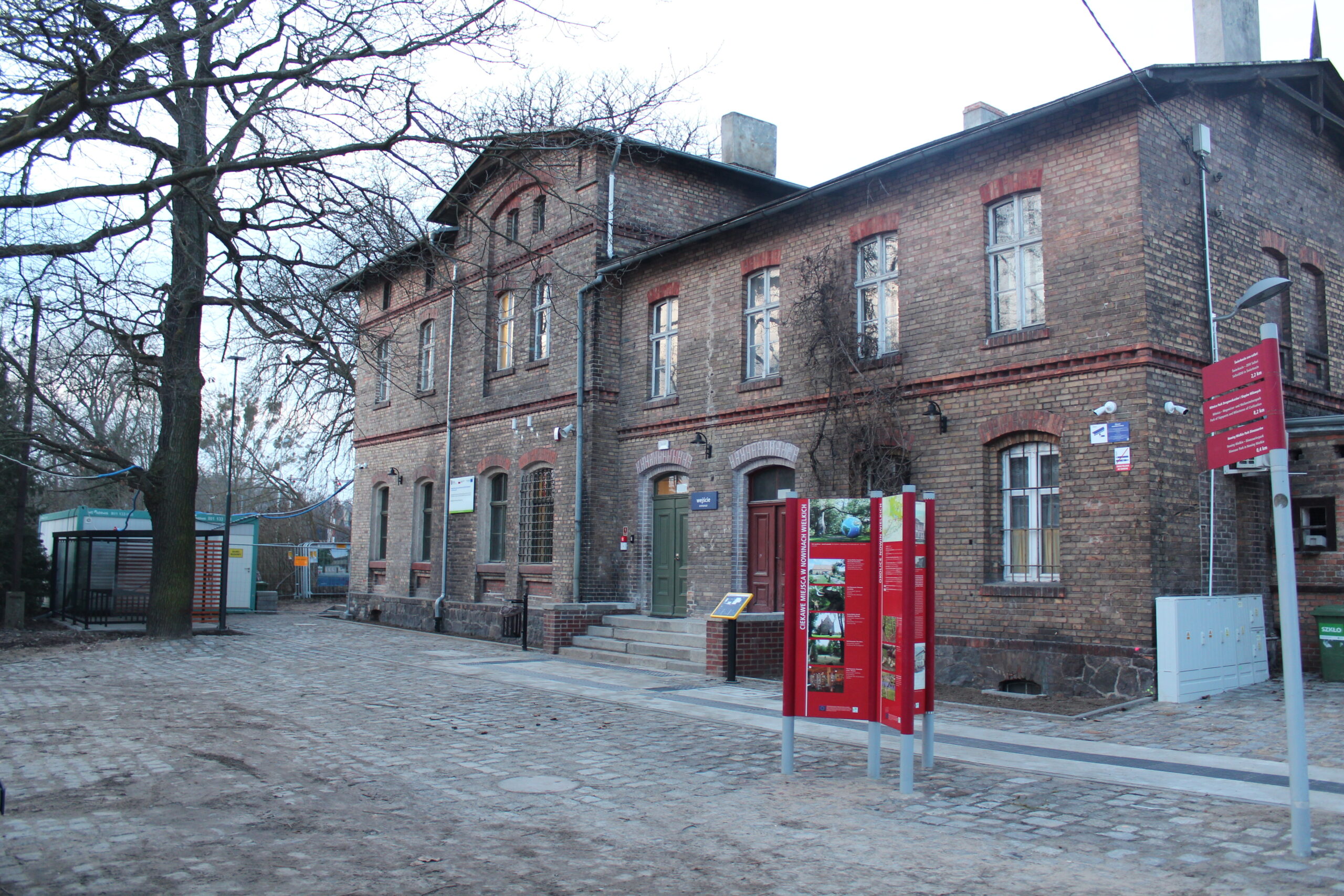 Pasażerowie korzystają już z dworców w Nowinach Wielkich i Babimoście [ZDJĘCIA]