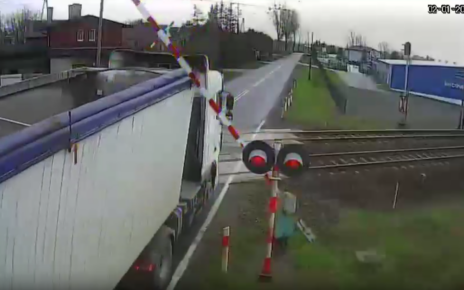 Groźny incydent na przejeździe kolejowym pod Mogilnem