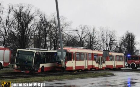 Zderzenie autobusu i tramwaju w Gdańsku (fot. Pomorskie998)