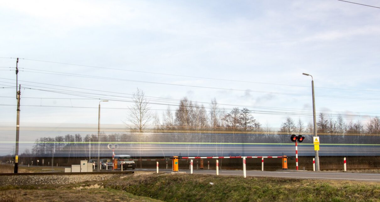 PKP Polskie Linie Kolejowe poprawią bezpieczeństwo na ponad 150 przejazdach kolejowych w Polsce (fot. Grzegorz Biega)