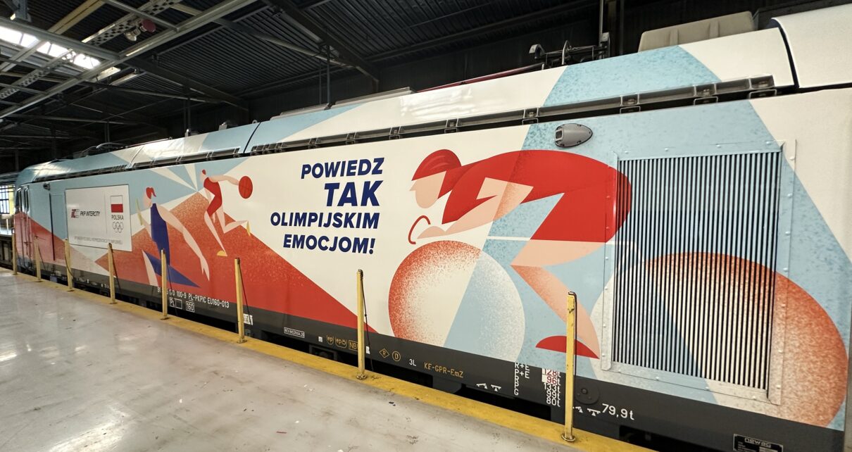 Lokomotywa promująca start polskich sportowców na Igrzyskach Olimpijskich w Paryżu (fot. PKP Intercity)