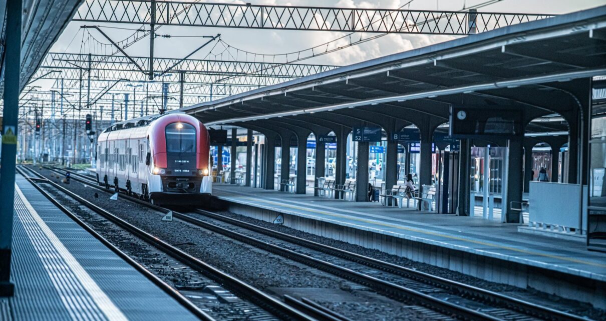 Kolejowa Obwodnica Poznania dostosowana zostanie do pociągów pasażerskich (fot. Dariusz Brylowski | PKP PLK)